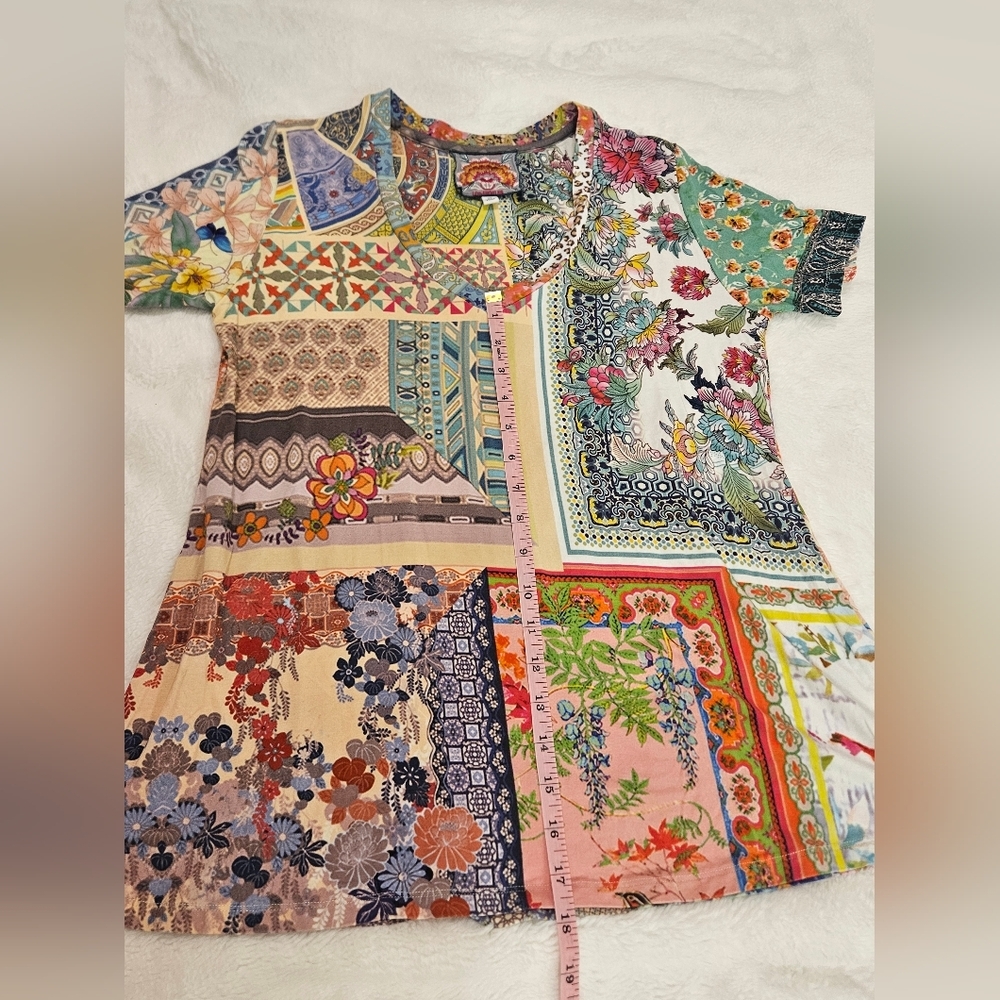 Johnny Was Anika Short Sleeve V-Neck Tee Size XS - Picture 10 of 12